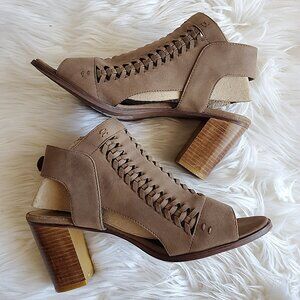 Pierre Dumas Women's Aria 2 Taupe Open Toe Braided Cutout Heel Ankle Boots SZ 9